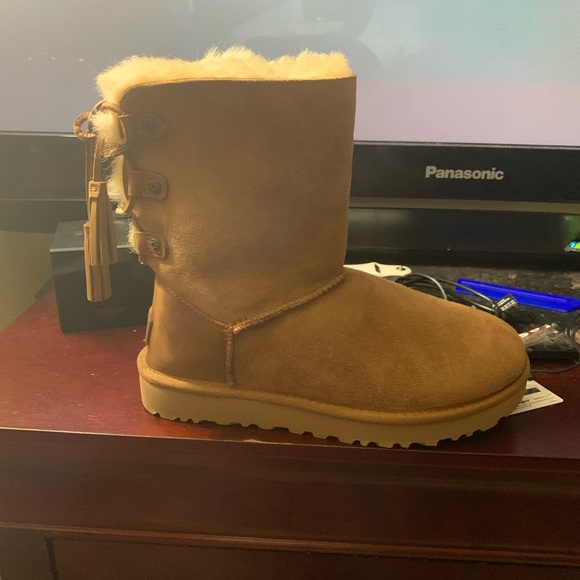 Ugg boots - Picture 2 of 3